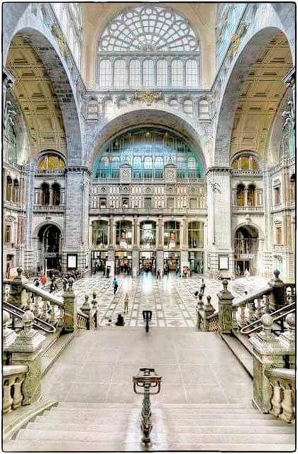 Hall stazione di Anversa